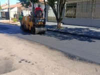 Prefeitura de Sarandi intensifica recape asfáltico e sinalização viária no Jardim Verão